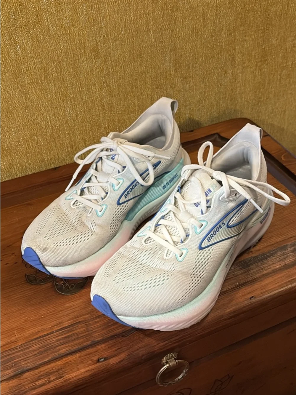 Brooks Glycerin GTS Women’s Running Shoes - Size 9